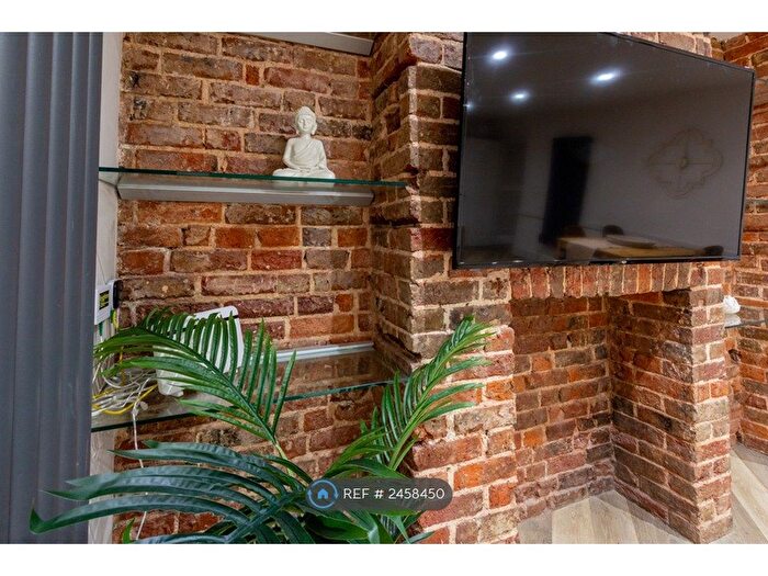 4 Bedroom Flat To Rent In Brunswick Place, Hove, BN3