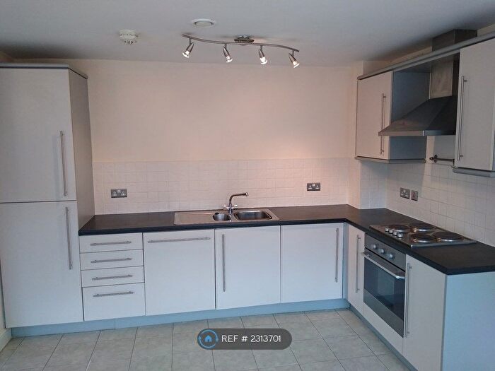 2 Bedroom Flat To Rent In Wren Nest Mill, Glossop, SK13