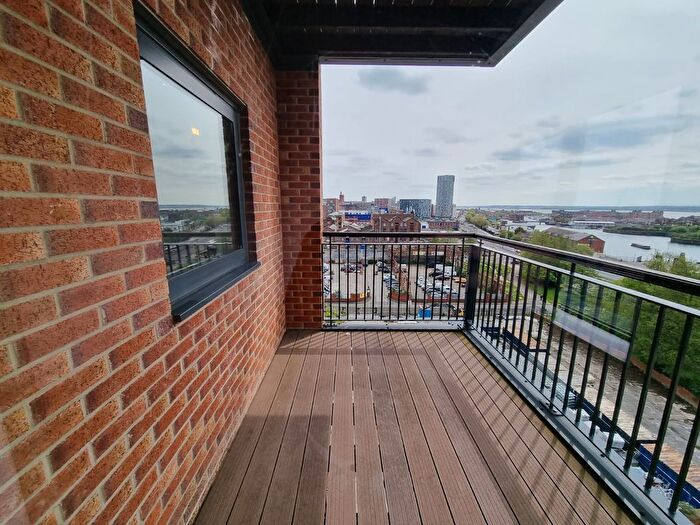 2 Bedroom Flat To Rent In Hurst Street, Liverpool, Merseyside, L1