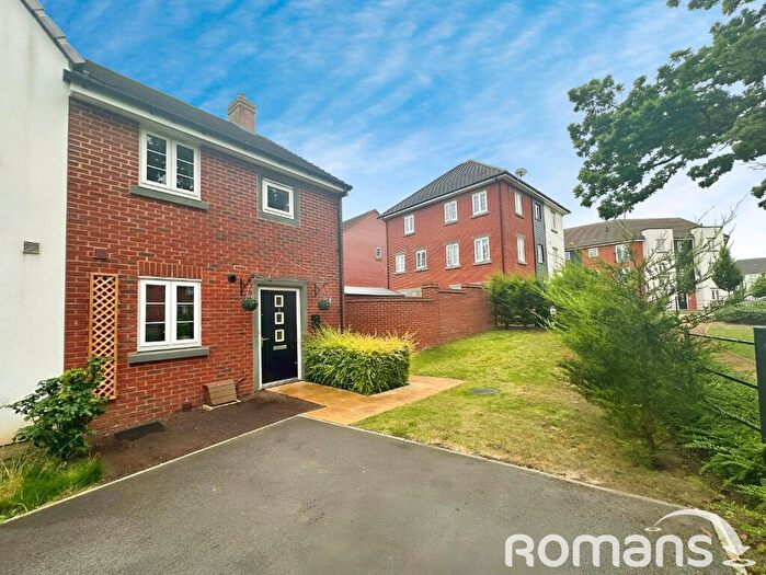 3 Bedroom Semi-Detached House For Sale In Munday Way, Basingstoke, Hampshire, RG24