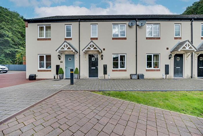 3 Bedroom Town House For Sale In Bath Vale, Congleton, CW12