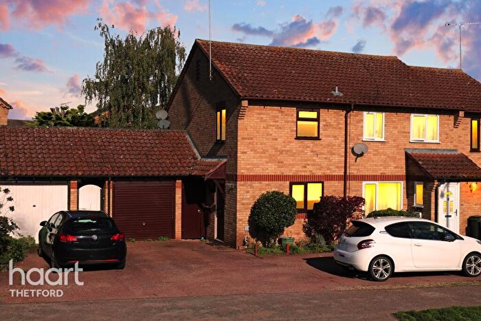 2 Bedroom Semi-Detached House For Sale In Rosecroft Way, Thetford, IP24