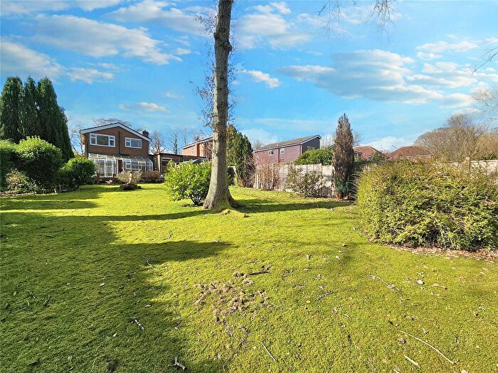 3 Bedroom Link Detached House For Sale In Grailands Close, Fernhurst, Haslemere, Surrey, GU27