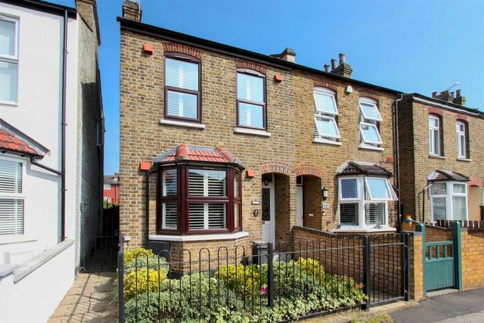 2 Bedroom Semi-Detached House For Sale In Waterloo Road, Uxbridge, UB8