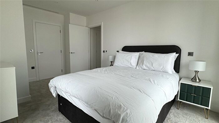 2 Bedroom Flat To Rent In Dispatch House, Postmark. Paragon Square, London, WC1X