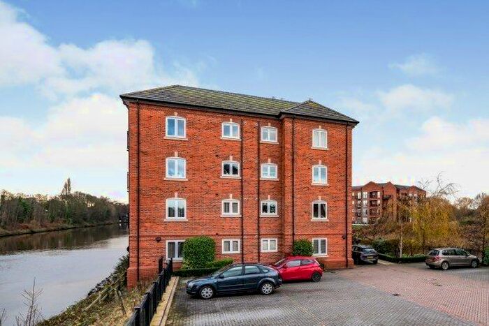 2 Bedroom Flat To Rent In Waters Edge, Warrington, WA4