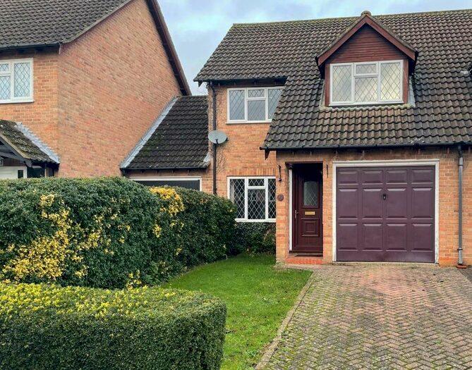 3 Bedroom Semi-Detached House To Rent In Purbrook Road, Tadley, RG26