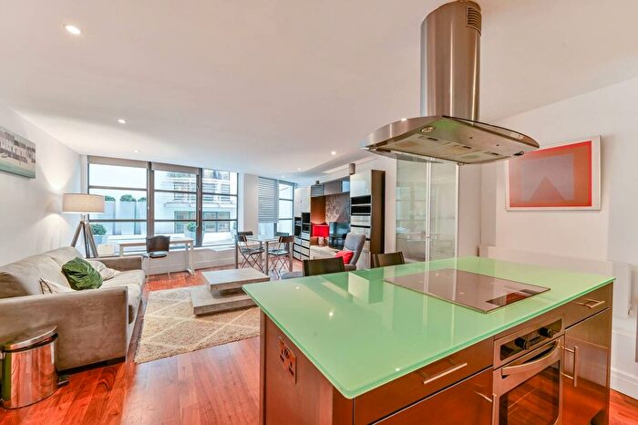 1 Bedroom Flat For Sale In Harlequin Court, Covent Garden, London, WC2E