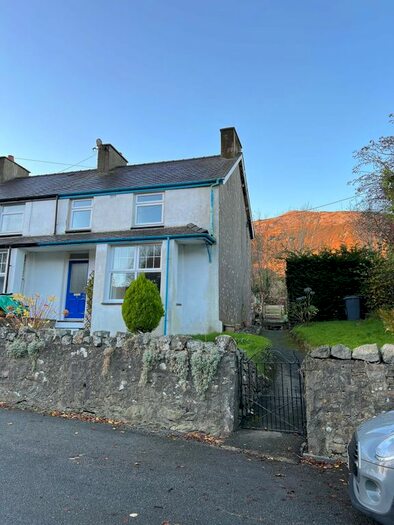 2 Bedroom End Of Terrace House To Rent In Bryn Ffynnon Terrace, Llanaelhaearn, Caernarfon, Gwynedd LL54
