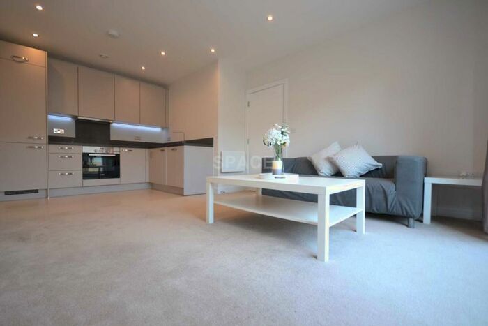 2 Bedroom Apartment To Rent In Peregrine House, Bedwyn Mews, Reading, Berkshire, RG2