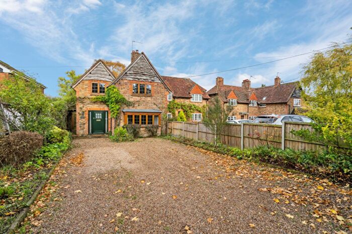 4 Bedroom Semi Detached House For Sale In Chartridge Lane, Chesham, HP5