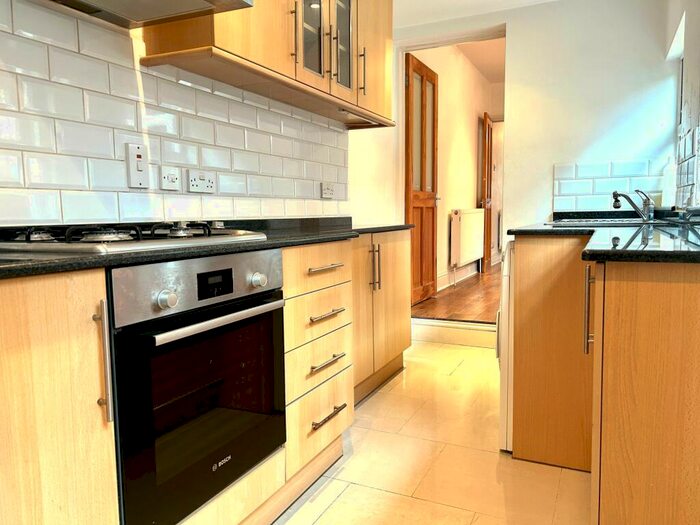 2 Bedroom Terraced House To Rent In Westfield Road, Caversham, RG4