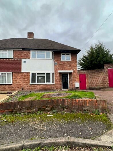 3 Bedroom Semi-Detached House To Rent In Bodley Close, New Malden, KT3