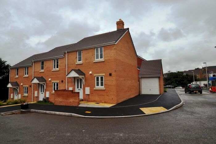 3 Bedroom End Of Terrace House To Rent In Nadder Meadow, South Molton, Devon, EX36