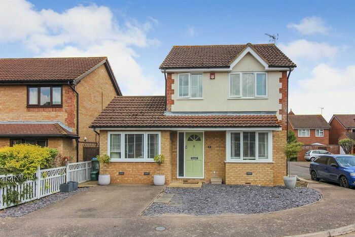 3 Bedroom Detached House To Rent In Archive Close, Aston Clinton, Aylesbury, HP22