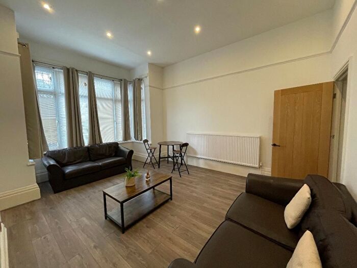 2 Bedroom Flat To Rent In Hymers Ave, Hull, HU3