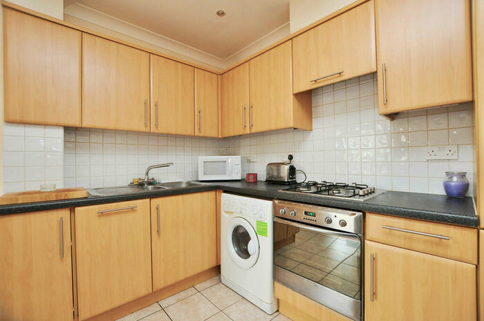 1 Bedroom Terraced House To Rent In Modern Bed Flat In Whitechapel, E1