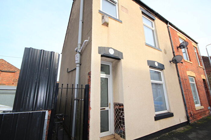 2 Bedroom End Of Terrace House To Rent In Brazil St, Hull, HU9