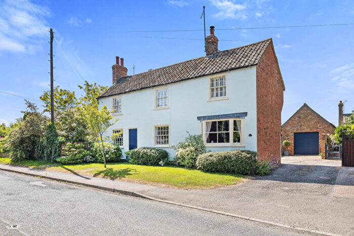 4 Bedroom Detached House For Sale In High Street, Catworth, Huntingdon, Cambridgeshire, PE28