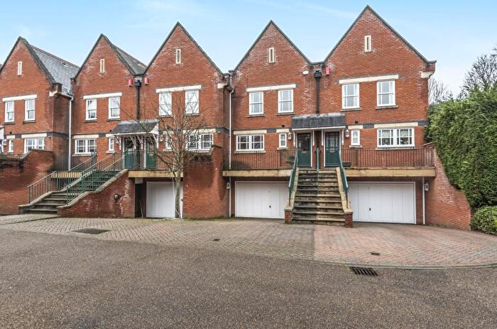 3 Bedroom Town House To Rent In Virginia Park, Virginia Water, GU25