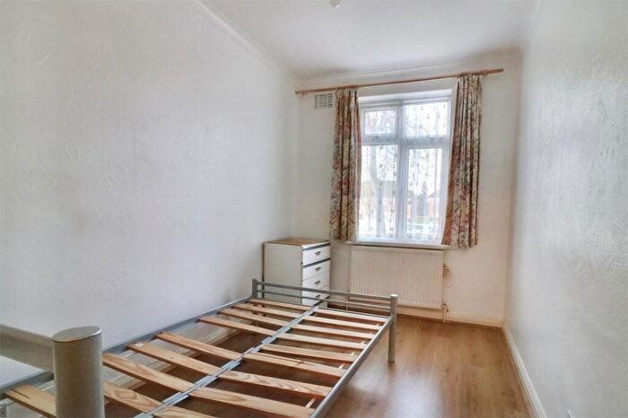 2 Bedroom Flat To Rent In Everton Court, Honeypot Lane, Stanmore, HA7