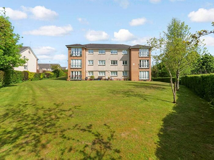 3 Bedroom Flat For Sale In Loch Place, Bridge Of Weir, PA11