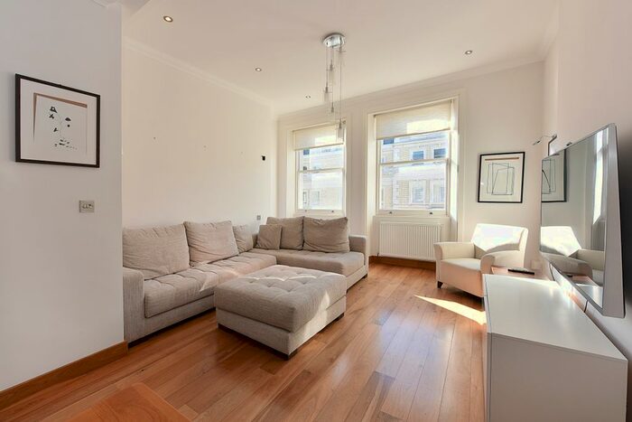 2 Bedroom Flat To Rent In De Vere Gardens, Kensington, W8
