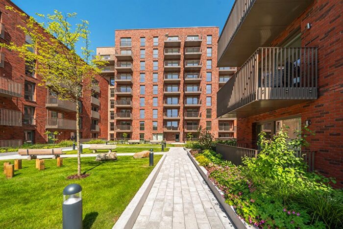 2 Bedroom Flat For Sale In Moorbridge Road, Maidenhead, SL6