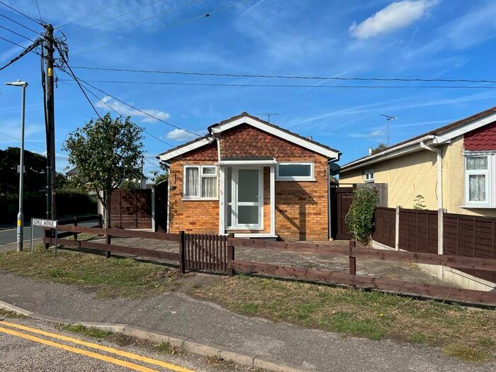 1 Bedroom Detached Bungalow To Rent In Goirle Avenue, Canvey Island, SS8