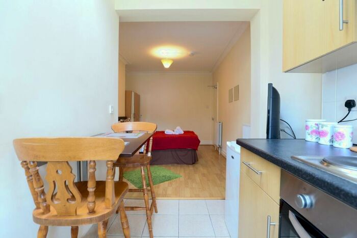 1 Bedroom Flat To Rent In Rusland Park Road, Harrow Wealdstone, HA1