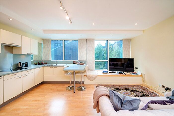 1 Bedroom Flat To Rent In Grosvenor Road, The Panoramic, Westminster, London, SW1V
