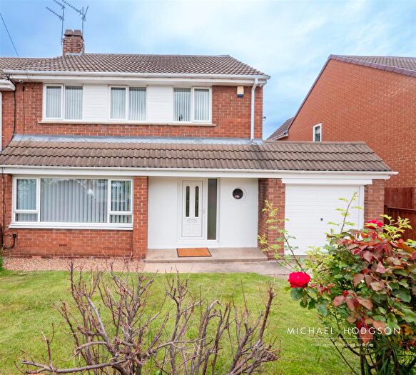 3 Bedroom Semi-Detached House For Sale In Loughborough Avenue, Tunstall, Sunderland, SR2
