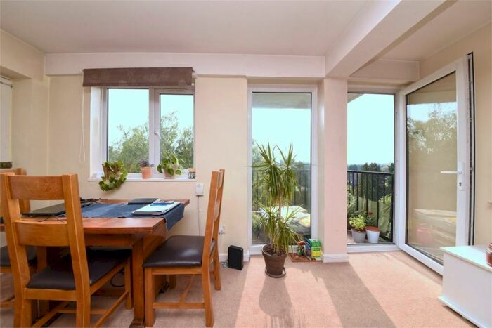 3 Bedroom Apartment To Rent In Mansfield Heights, Great North Road, N2