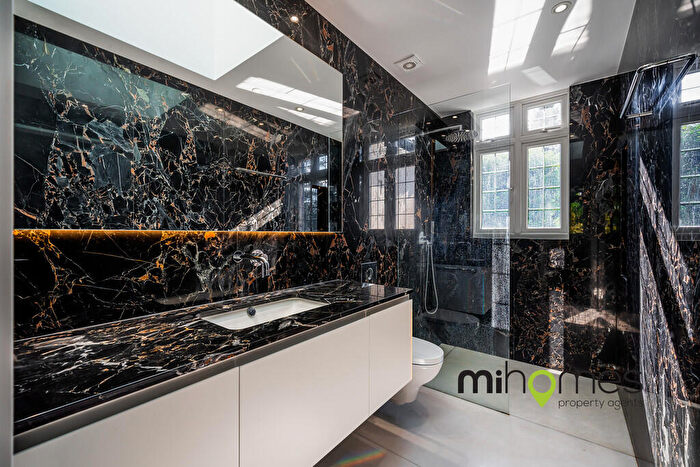5 Bedroom Semi-Detached House To Rent In Bourne Avenue, Southgate, N14