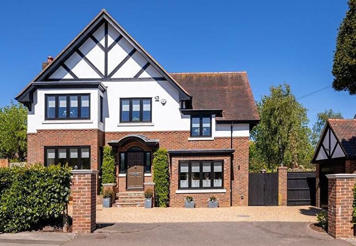 5 Bedroom Detached House For Sale In Kirkwick Avenue, Harpenden, AL5