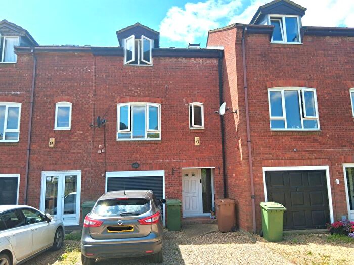 4 Bedroom Terraced House For Sale In White Hart Drive, Benwick, March, PE15