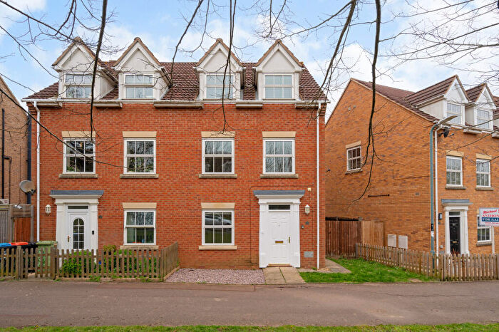 4 Bedroom Semi Detached House To Rent In Wickstead Avenue, Grange Farm, Milton Keynes, Buckinghamshire, MK8