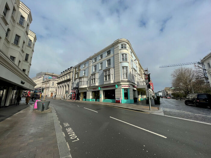 2 Bedroom Flat To Rent In The Colonnades, - North Street, Brighton, BN1