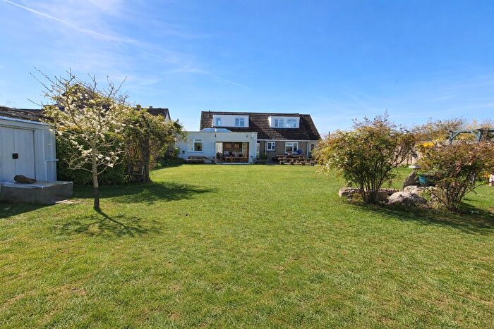 4 Bedroom Detached House For Sale In Shilton Road, Carterton, Oxfordshire, OX18