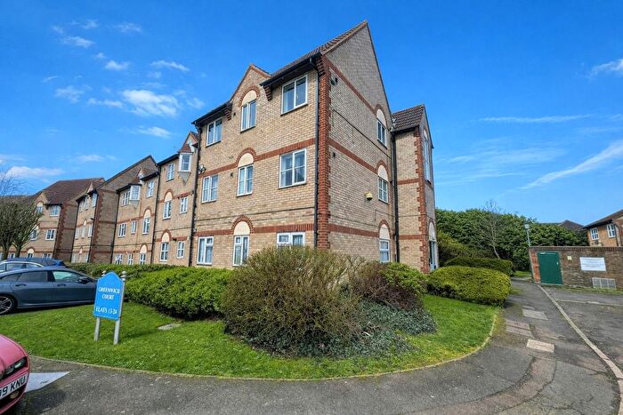 1 Bedroom Flat To Rent In Greenwich Court, Parkside, Waltham Cross, EN8