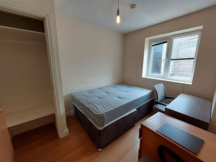 4 Bedroom Flat To Rent In Crwys Road, Cardiff, CF24