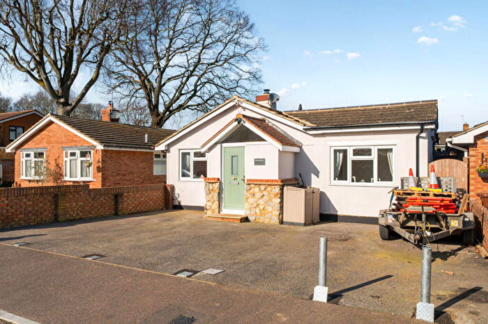 3 Bedroom Detached House For Sale In Chain Free Bungalow With Two Luxurious Bathrooms, ME8