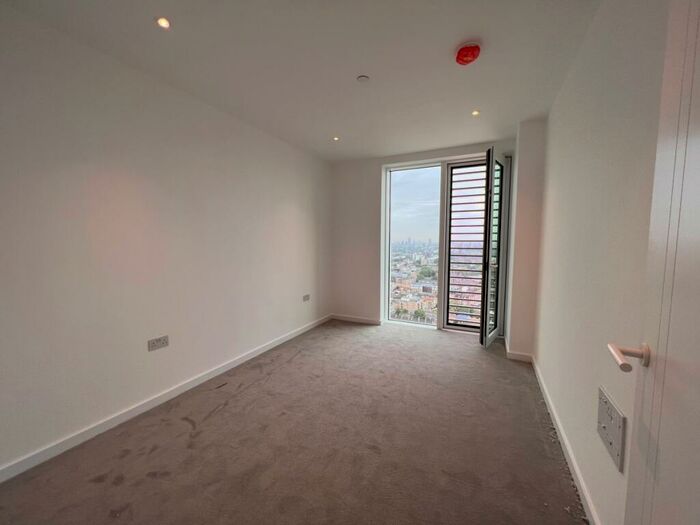 2 Bedroom Apartment To Rent In Apartment, Bouchon Point, Cendal Crescent, London, E1