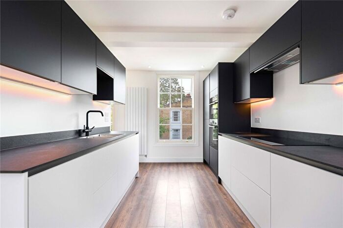 2 Bedroom Flat To Rent In Coborn Road, Bow, London, E3