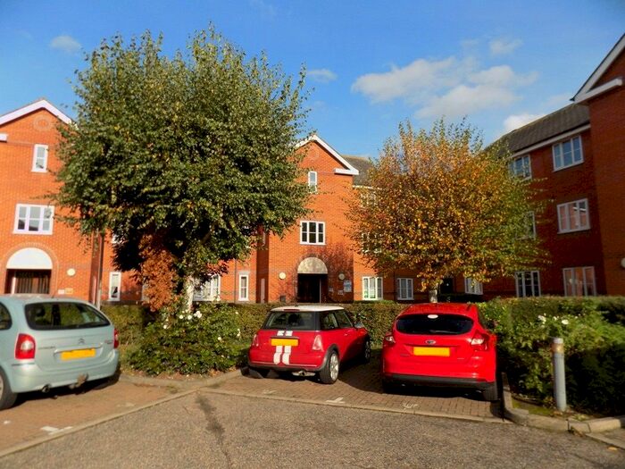 2 Bedroom Flat To Rent In Mill Bridge, Halstead, CO9