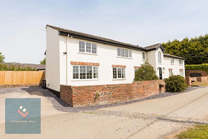 5 Bedroom Semi-Detached House For Sale In Hallsgreen Lane, Wimbolds Trafford, CH2