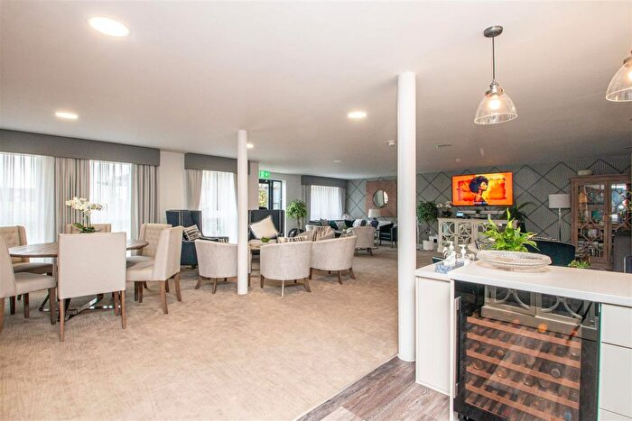 1 Bedroom Flat To Rent In Hind Head Knowle, Walnut Tree, Milton Keynes, MK7