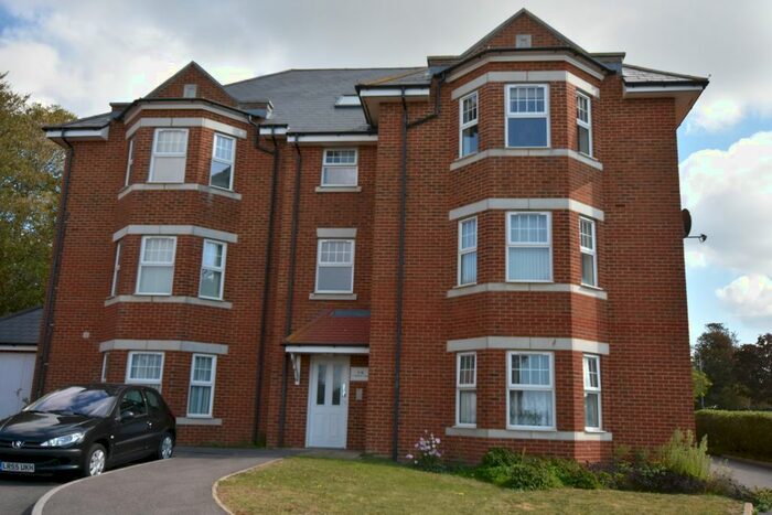2 Bedroom Flat To Rent In Whiteley Close, Seaford, BN25