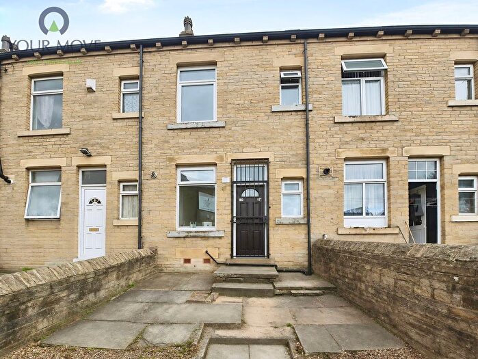 3 Bedroom Terraced House To Rent In Parkside Road, Bradford, West Yorkshire, BD5