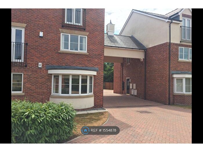 2 Bedroom Flat To Rent In Neapsands Close, Fulwood, Preston, PR2